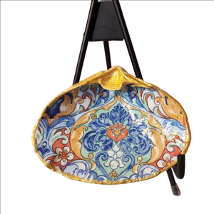 DECOUPAGE CLAM SHELL  